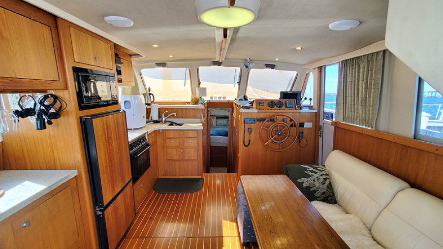 2002 Mainship 390 Trawler