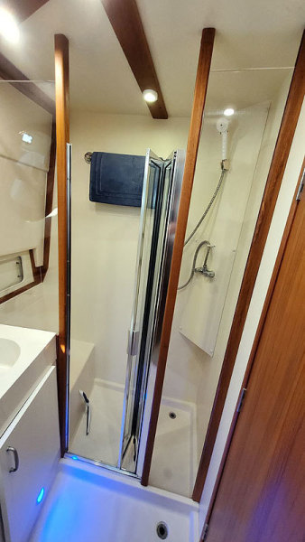 2002 Mainship 390 Trawler