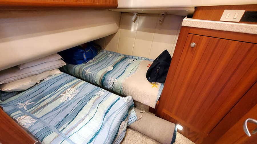 2002 Mainship 390 Trawler