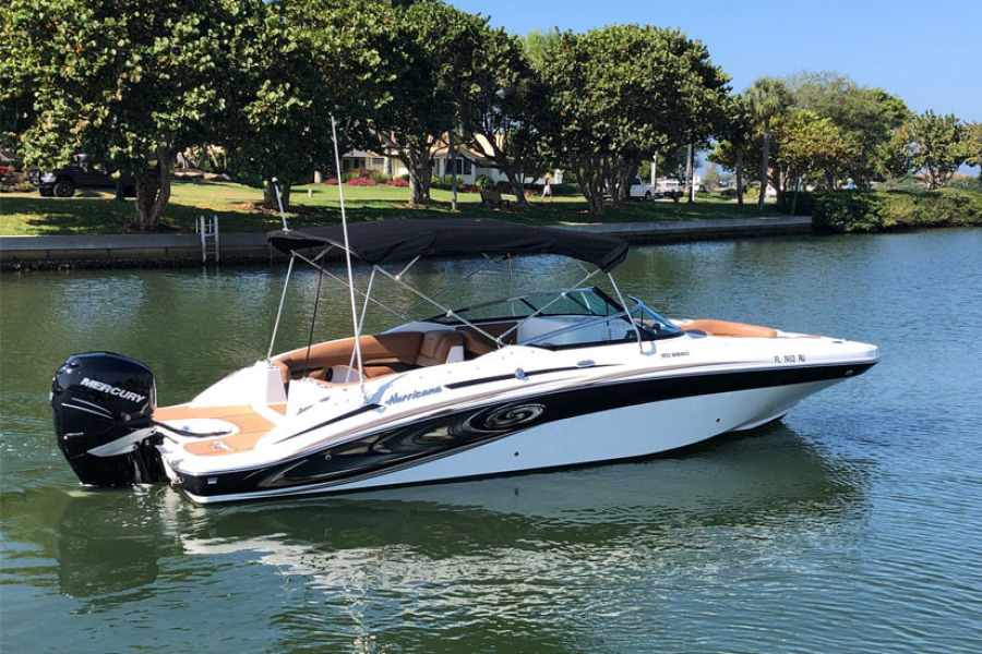 2018 Hurricane 26 Sundeck