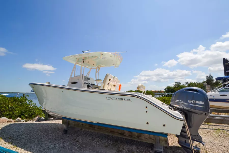 2018 Cobia 261 cc