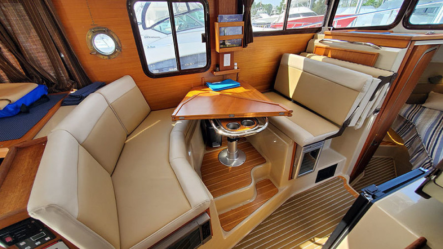 2012 Ranger Tugs R29-S