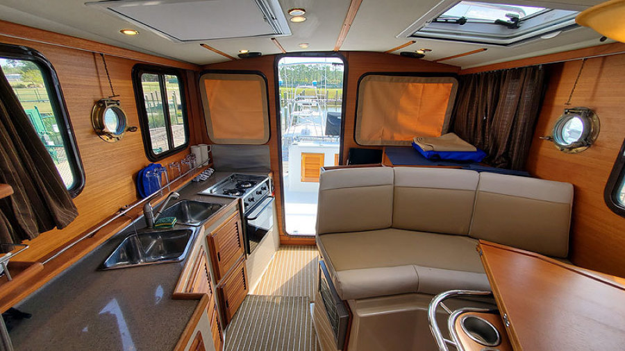 2012 Ranger Tugs R29-S