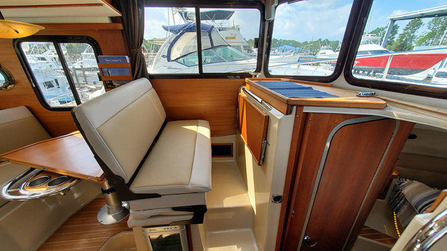 2012 Ranger Tugs R29-S