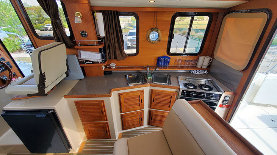 2012 Ranger Tugs R29-S