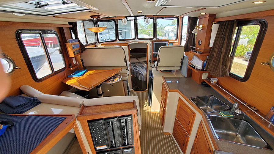 2012 Ranger Tugs R29-S