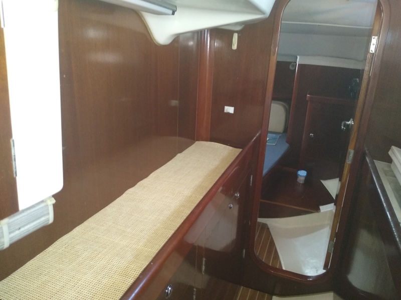 1997 Beneteau 402 Center Cockpit