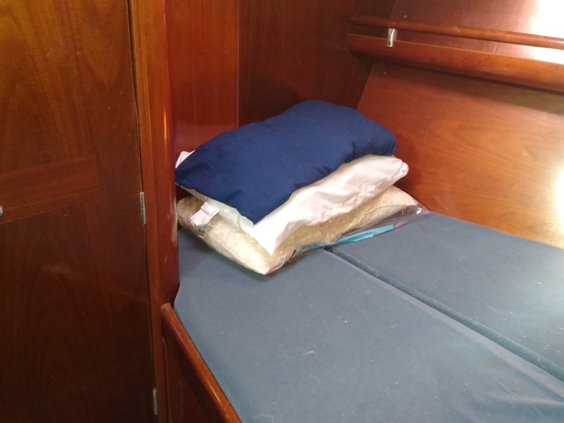 1997 Beneteau 402 Center Cockpit
