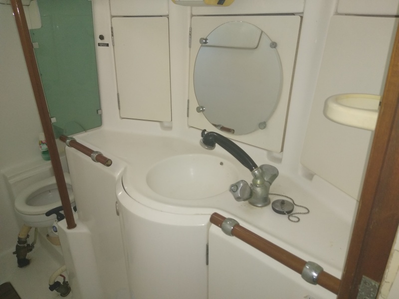 1997 Beneteau 402 Center Cockpit