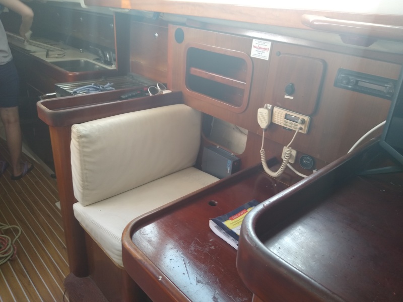 1997 Beneteau 402 Center Cockpit