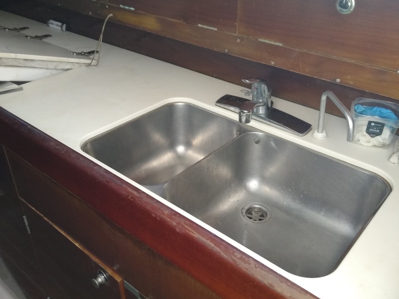 1997 Beneteau 402 Center Cockpit