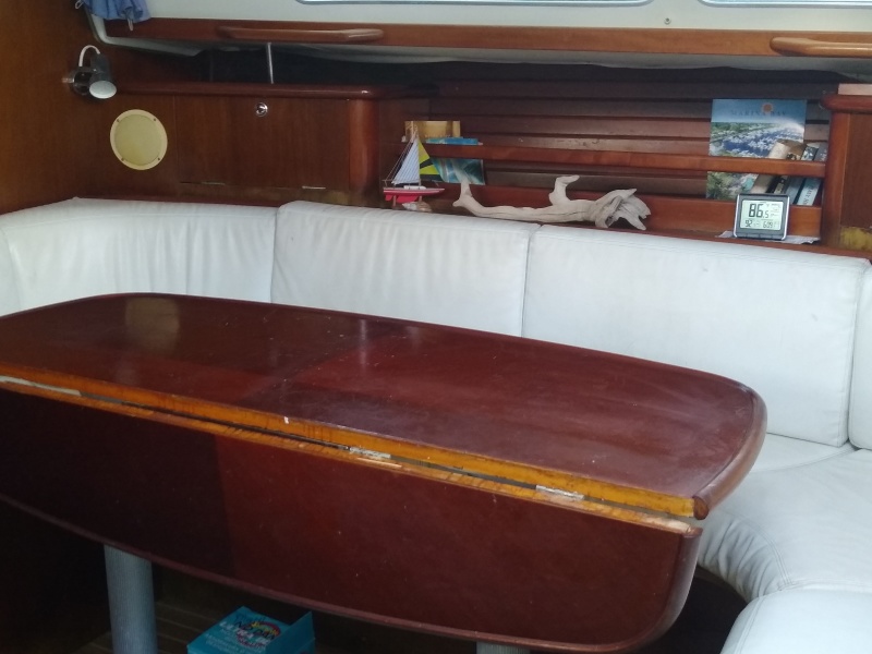 1997 Beneteau 402 Center Cockpit