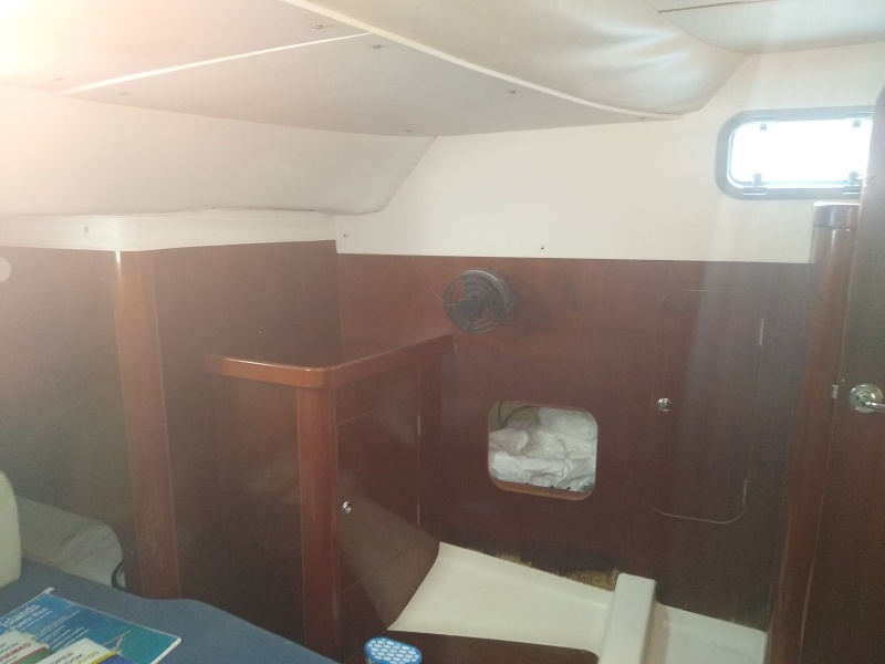1997 Beneteau 402 Center Cockpit