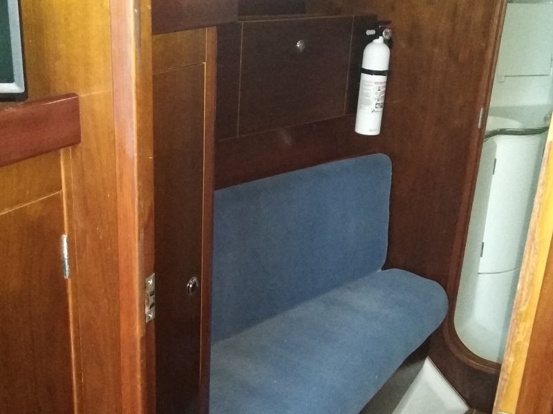 1997 Beneteau 402 Center Cockpit
