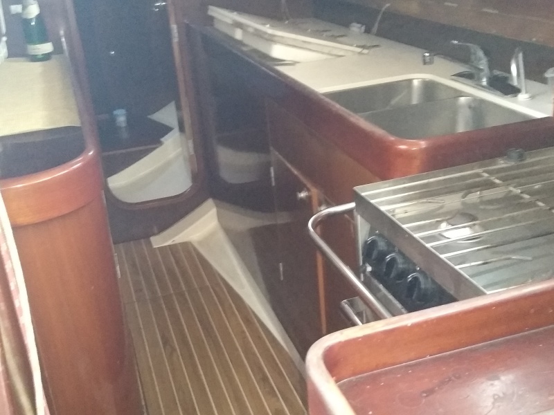 1997 Beneteau 402 Center Cockpit