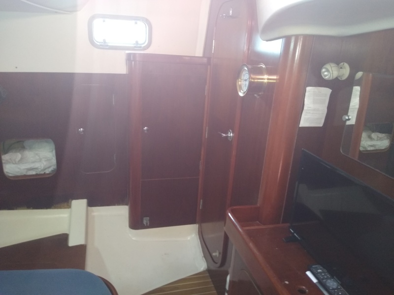 1997 Beneteau 402 Center Cockpit