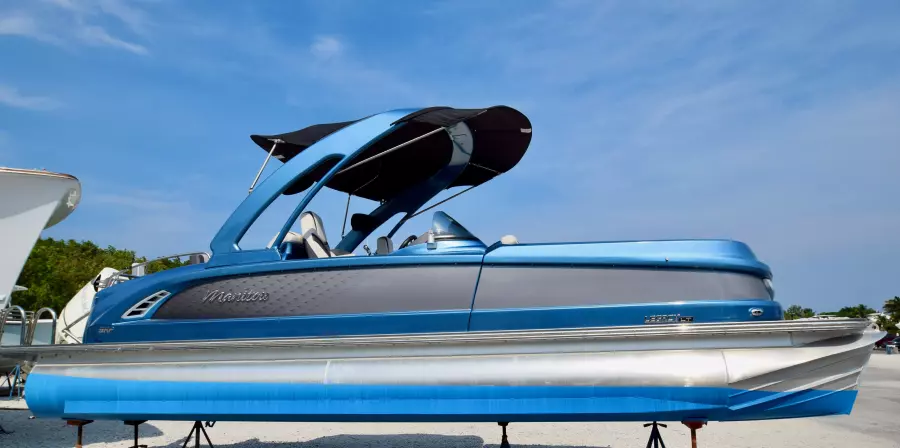 25ft Manitou Yacht For Sale
