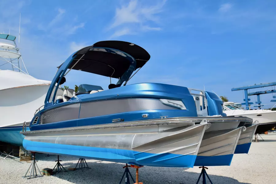 25ft Manitou Yacht For Sale