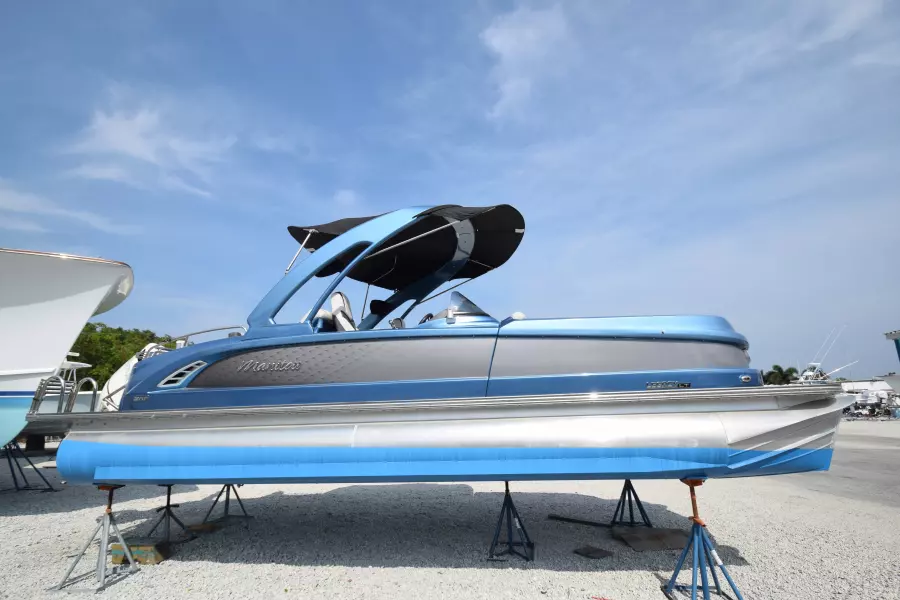 25ft Manitou Yacht For Sale