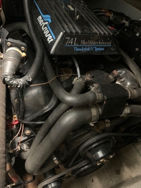1990 Carver Santego