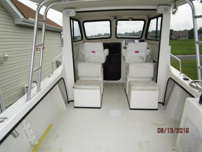 2017 May-Craft 2500 Pilothouse
