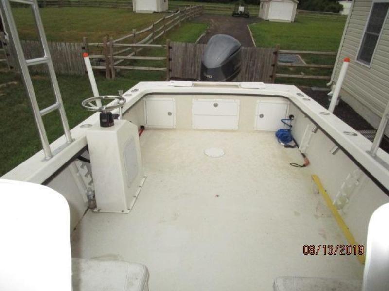 2017 May-Craft 2500 Pilothouse
