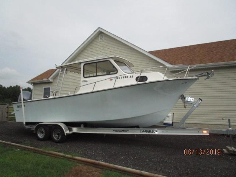2017 May-Craft 2500 Pilothouse