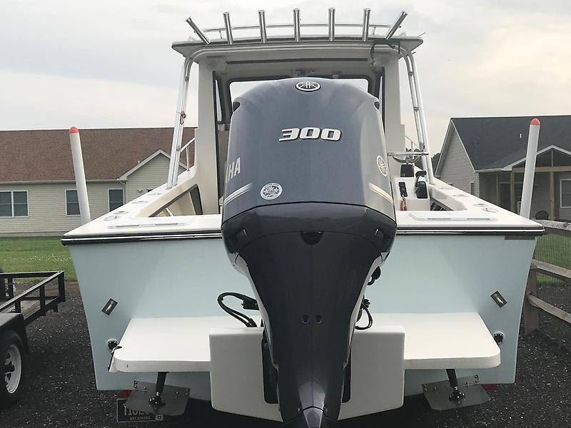2017 May-Craft 2500 Pilothouse