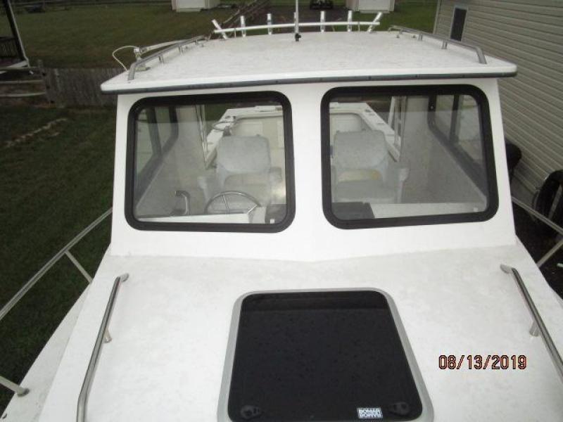 2017 May-Craft 2500 Pilothouse