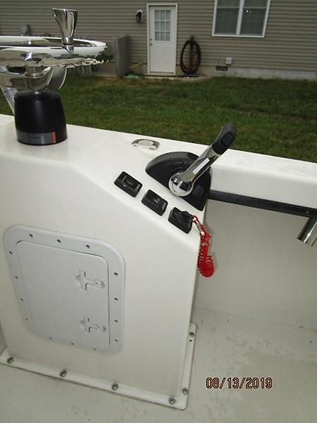 2017 May-Craft 2500 Pilothouse
