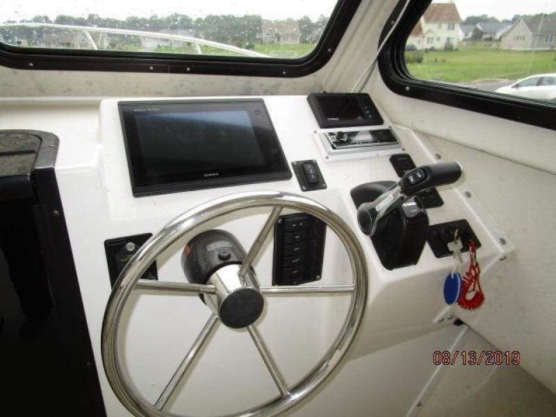 2017 May-Craft 2500 Pilothouse