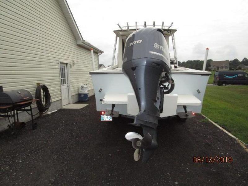 2017 May-Craft 2500 Pilothouse