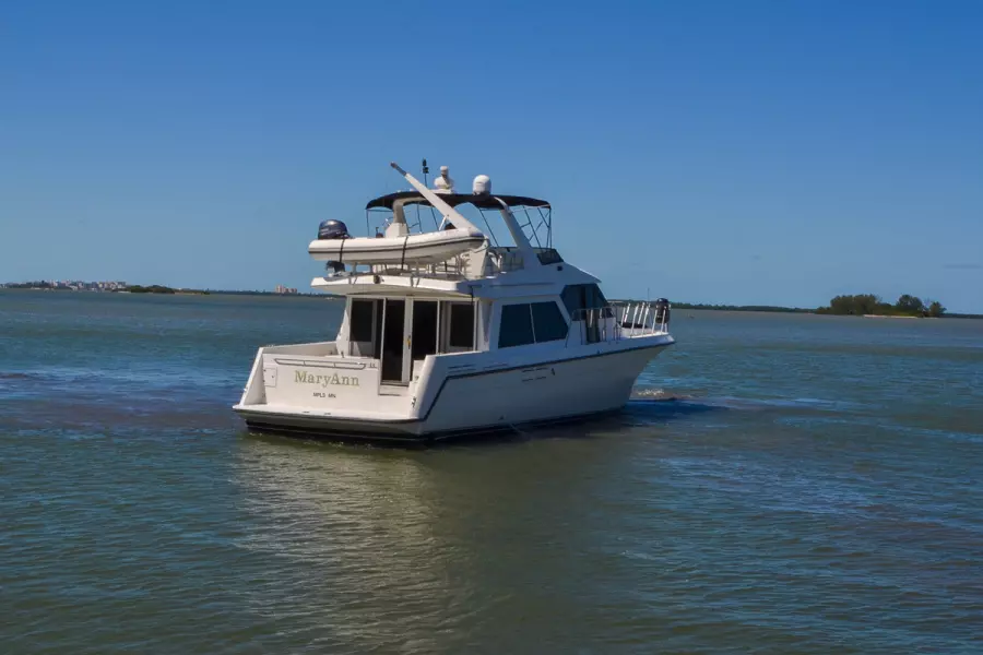 1998 Navigator 5300 Pilothouse