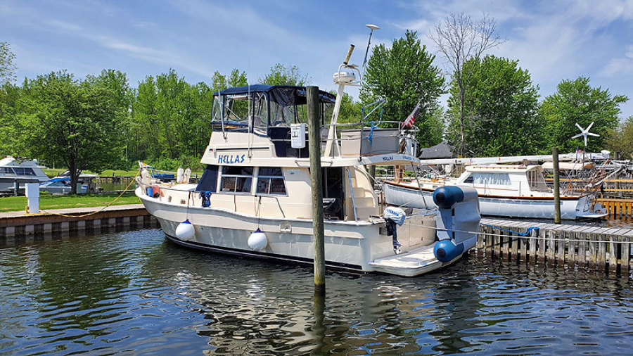 2004 Mainship 390 Sedan Trawler