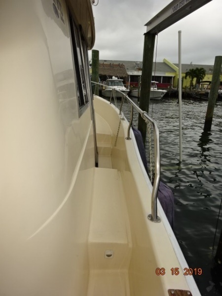2004 Mainship 390 Sedan Trawler