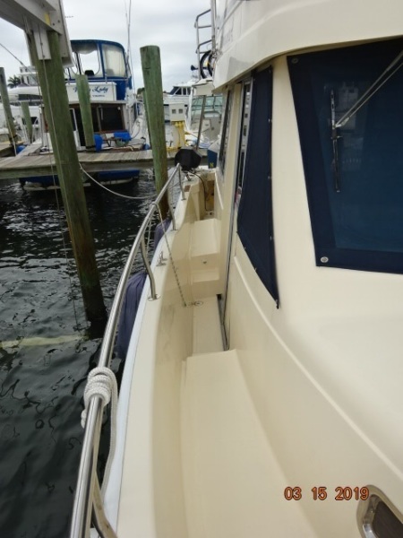 2004 Mainship 390 Sedan Trawler