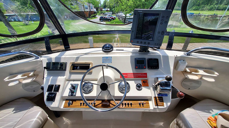 2004 Mainship 390 Sedan Trawler