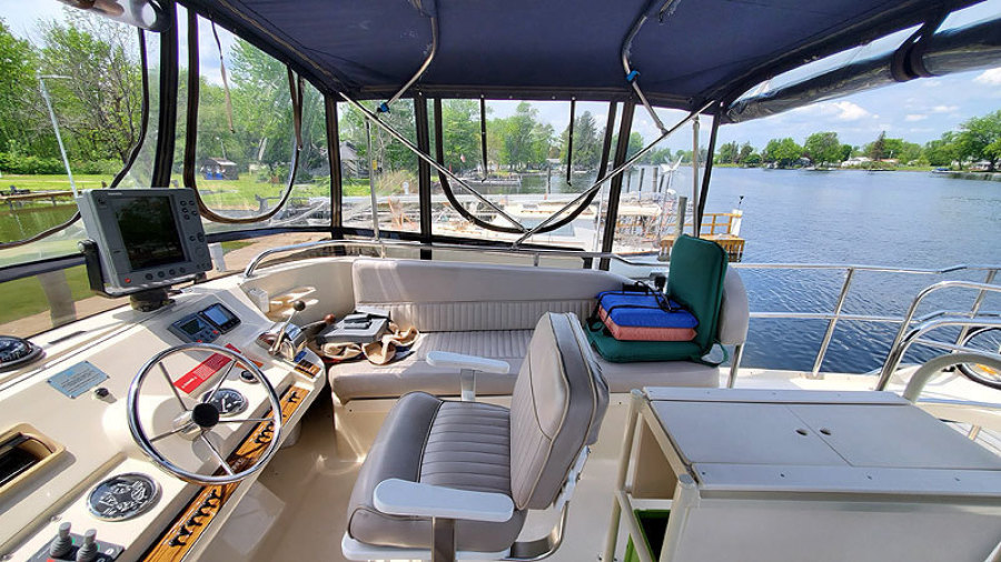 2004 Mainship 390 Sedan Trawler