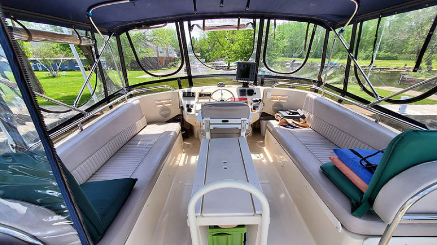 2004 Mainship 390 Sedan Trawler