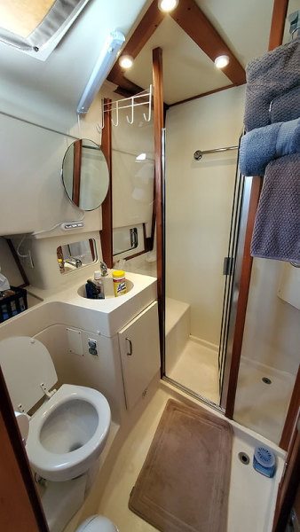 2004 Mainship 390 Sedan Trawler
