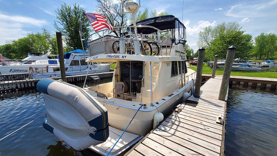 2004 Mainship 390 Sedan Trawler