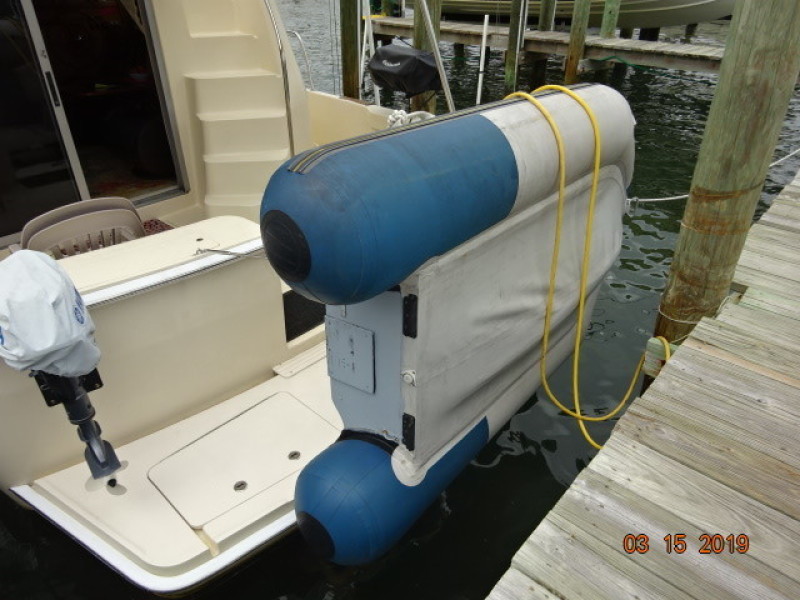 2004 Mainship 390 Sedan Trawler