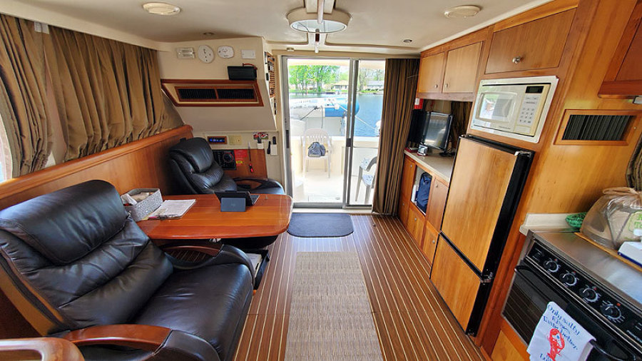 2004 Mainship 390 Sedan Trawler