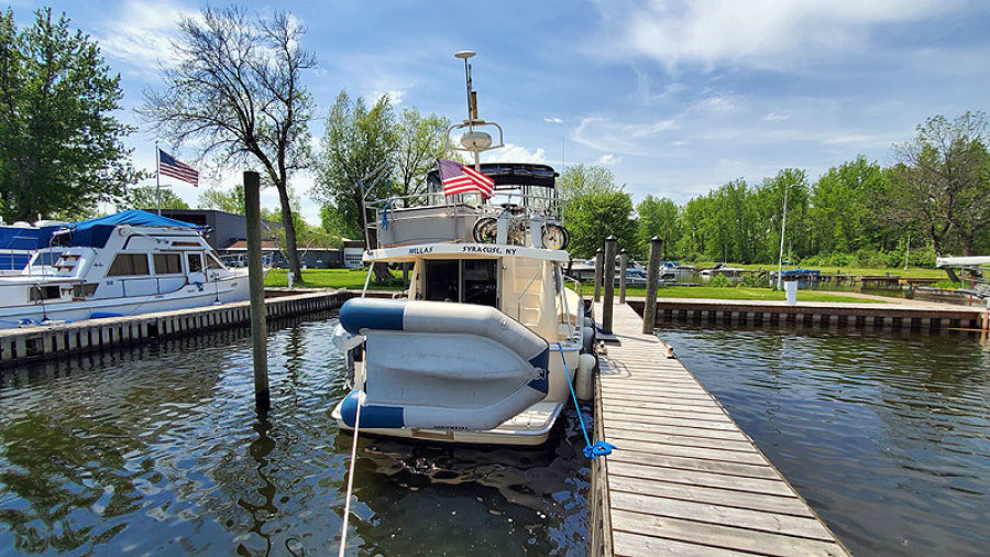 2004 Mainship 390 Sedan Trawler