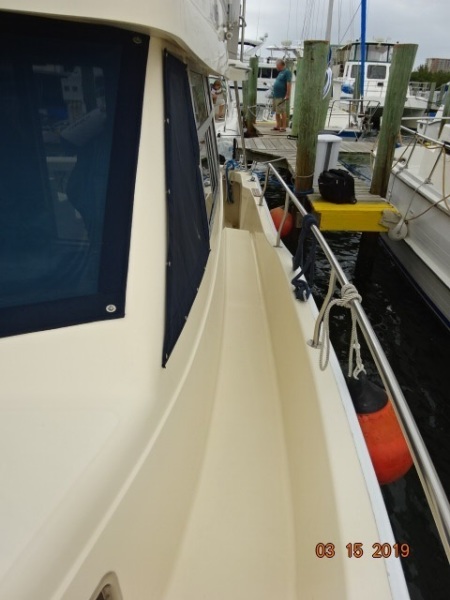 2004 Mainship 390 Sedan Trawler