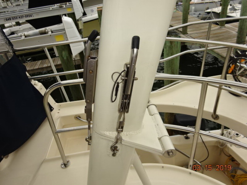 2004 Mainship 390 Sedan Trawler