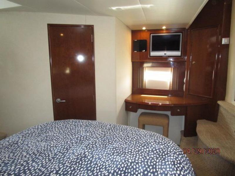 2007 Carver "47" CPMY