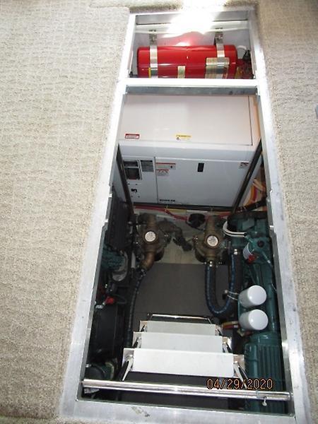 2007 Carver "47" CPMY