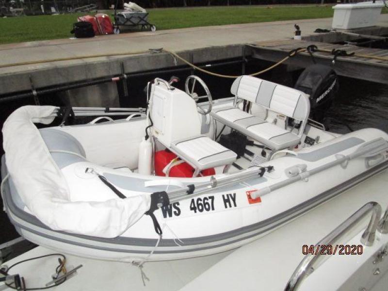 2007 Carver "47" CPMY