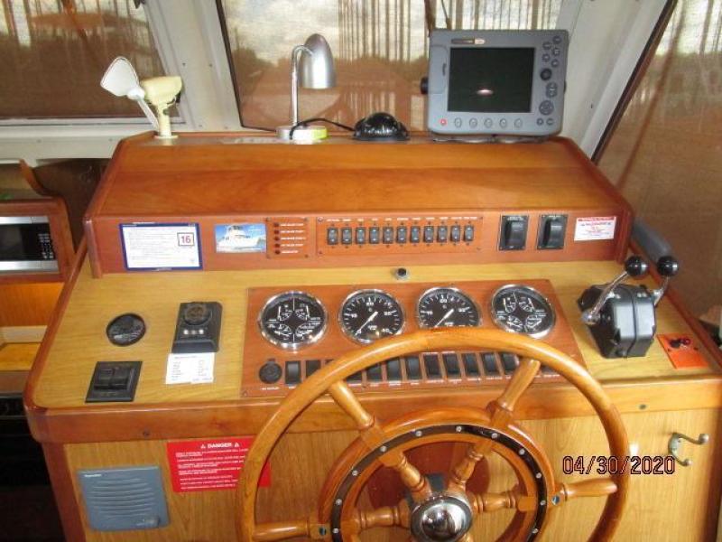 2005 Mainship "43" Trawler
